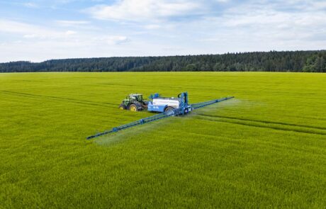 Usługi opryskiwaczem AGRIO Mamut XL (2)