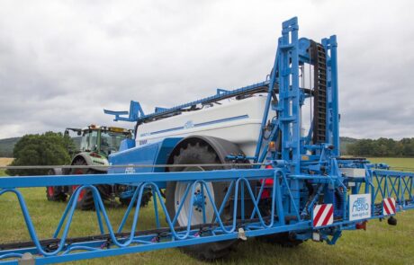 Usługi opryskiwaczem AGRIO Mamut XL (5)